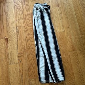 Urban Outfitter Mom Jeans.